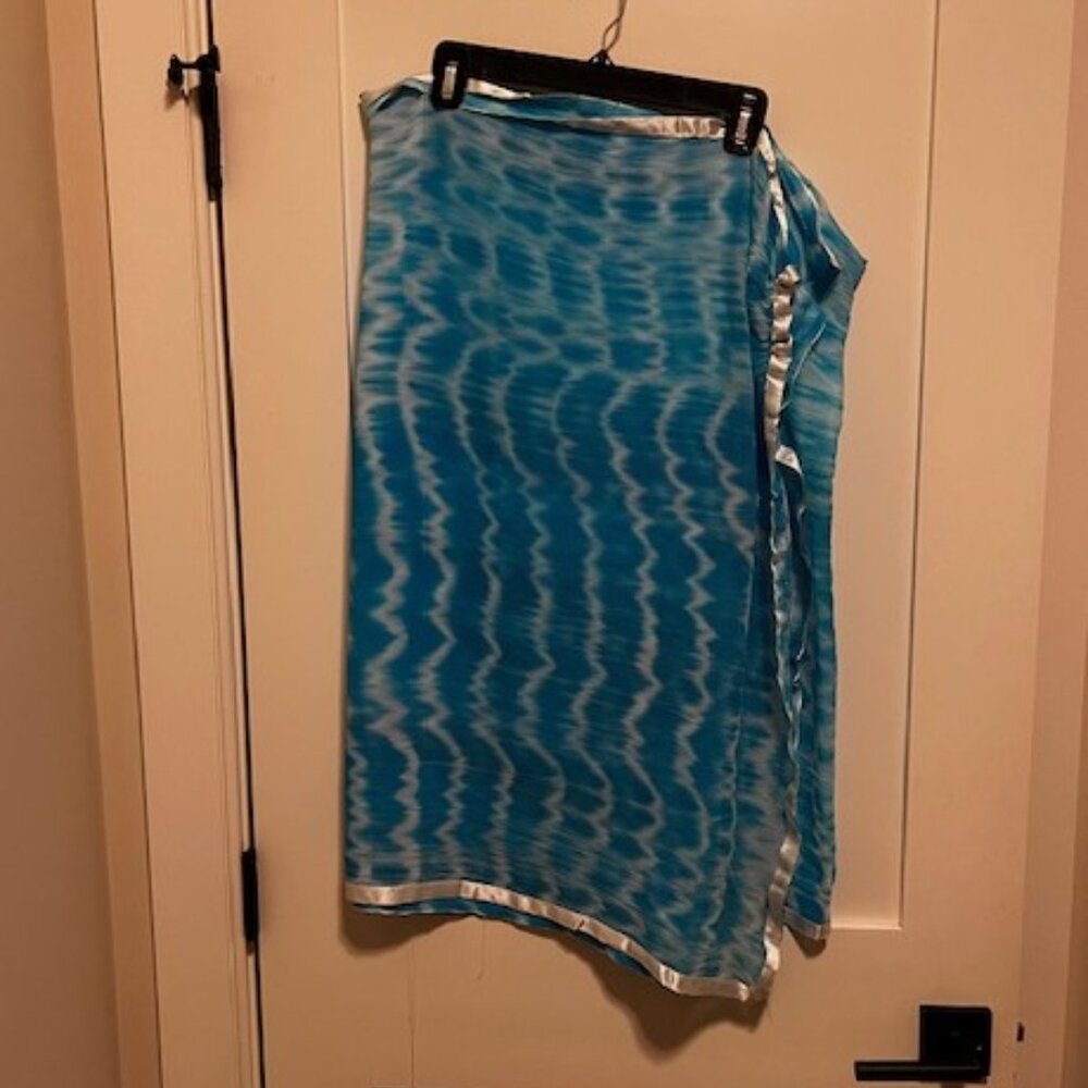 Elegant Blue and White Women's Scarf